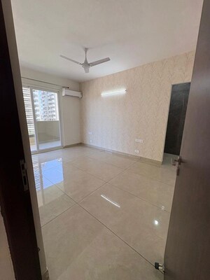 Room in 3.5 BHK Apartment at Ramgarh Bhudda – for Rent