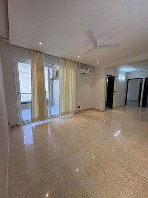 Room in 3.5 BHK Apartment at Ramgarh Bhudda – for Rent