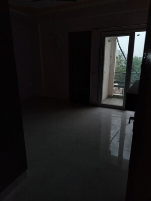 Room in 3 BHK Builder Floor at Ansal Plaza Gurgaon, Palam Vihar – for Rent