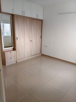 Room in 2 BHK Apartment at Mantri Webcity, Hennur – for Rent