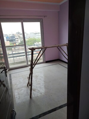 Room in 3 BHK Builder Floor at Ansal Plaza Gurgaon, Palam Vihar – for Rent