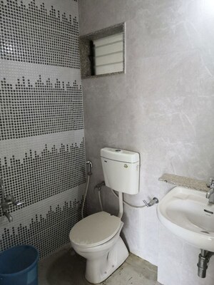 Bathroom in 3 BHK Apartment at Vishwanath Maher Homes 3, Shela – for Rent