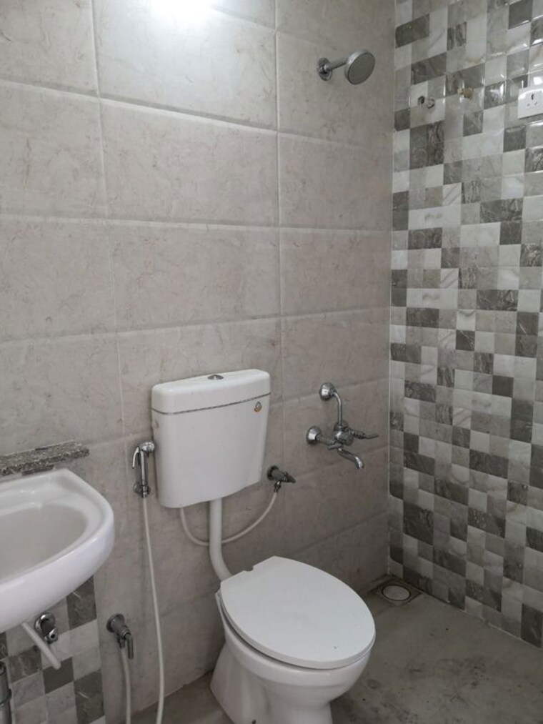 Bathroom, vishwanath-maher-homes-3 3 Bedroom 1440 Sq.Ft. Apartment In Shela Ahmedabad 10452489