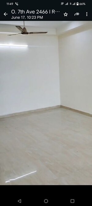 Room in  Apartment at Gaur City 7th Avenue, Sector 4 Greater Noida – for Rent