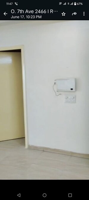 Room in  Apartment at Gaur City 7th Avenue, Sector 4 Greater Noida – for Rent