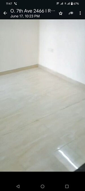 Room in  Apartment at Gaur City 7th Avenue, Sector 4 Greater Noida – for Rent