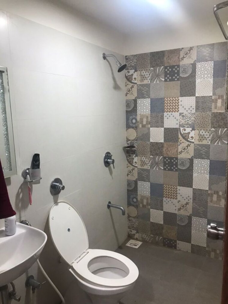 Bathroom, vishwanath-sarathya 3 Bedroom 1351 Sq.Ft. Apartment In Shela Ahmedabad 10452440