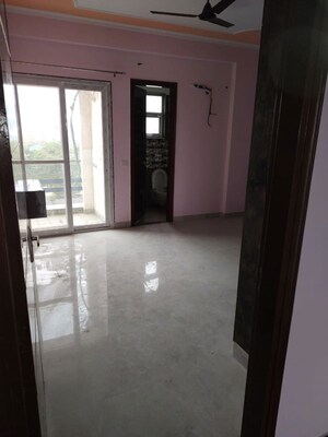 Room in 3 BHK Builder Floor at Ansal Plaza Gurgaon, Palam Vihar – for Rent