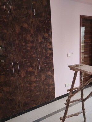 Staircase in 3 BHK Builder Floor at Ansal Plaza Gurgaon, Palam Vihar – for Rent