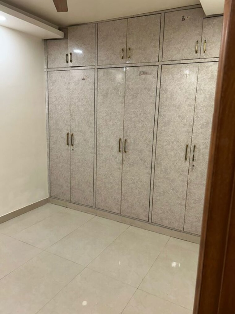 Room, lajpat nagar ii 2 Bedroom 900 Sq.Ft. Builder Floor In Lajpat Nagar ii Delhi 10469157