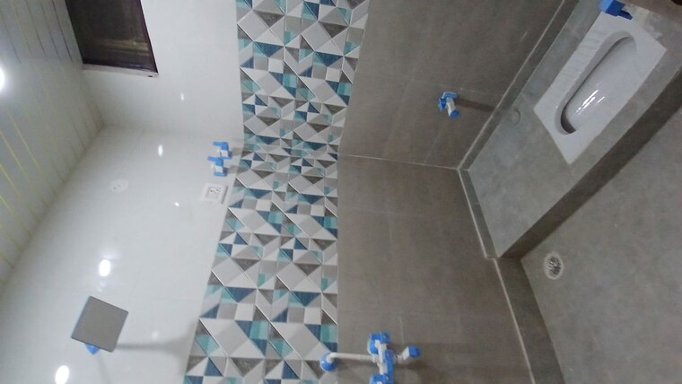 Bathroom, jawahar nagar 3 Bedroom 900 Sq.Ft. Apartment In Jawahar Nagar Delhi 10469168