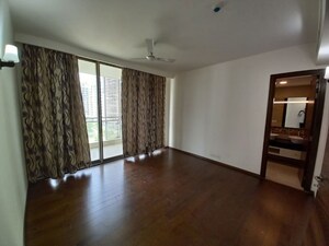 Room in 3 BHK Apartment at M3M Golf Estate, Sector 65 – for Rent