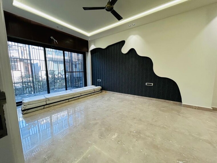 Balcony, sushant lok i 3 Bedroom 215 Sq.Yd. Builder Floor In Sushant Lok I Gurgaon 10469231