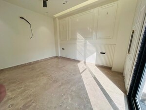 Room in 3 BHK Builder Floor at Sushant Lok I – for Sale