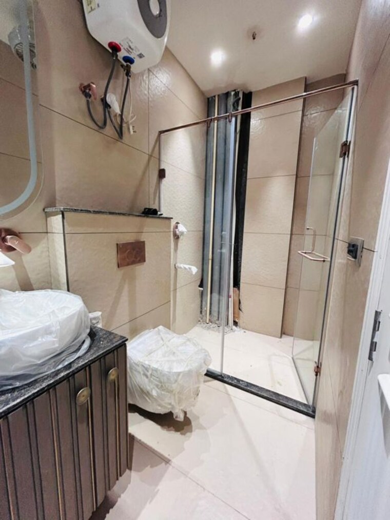 Bathroom, sushant lok i 3 Bedroom 215 Sq.Yd. Builder Floor In Sushant Lok I Gurgaon 10469231