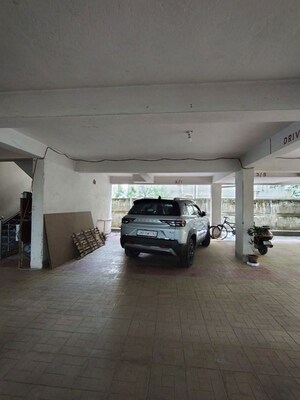Parking in 3 BHK Apartment at Morabadi – for Sale