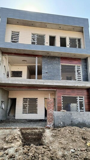  Plot – Exterior View View at North Mullanpur - for Sale