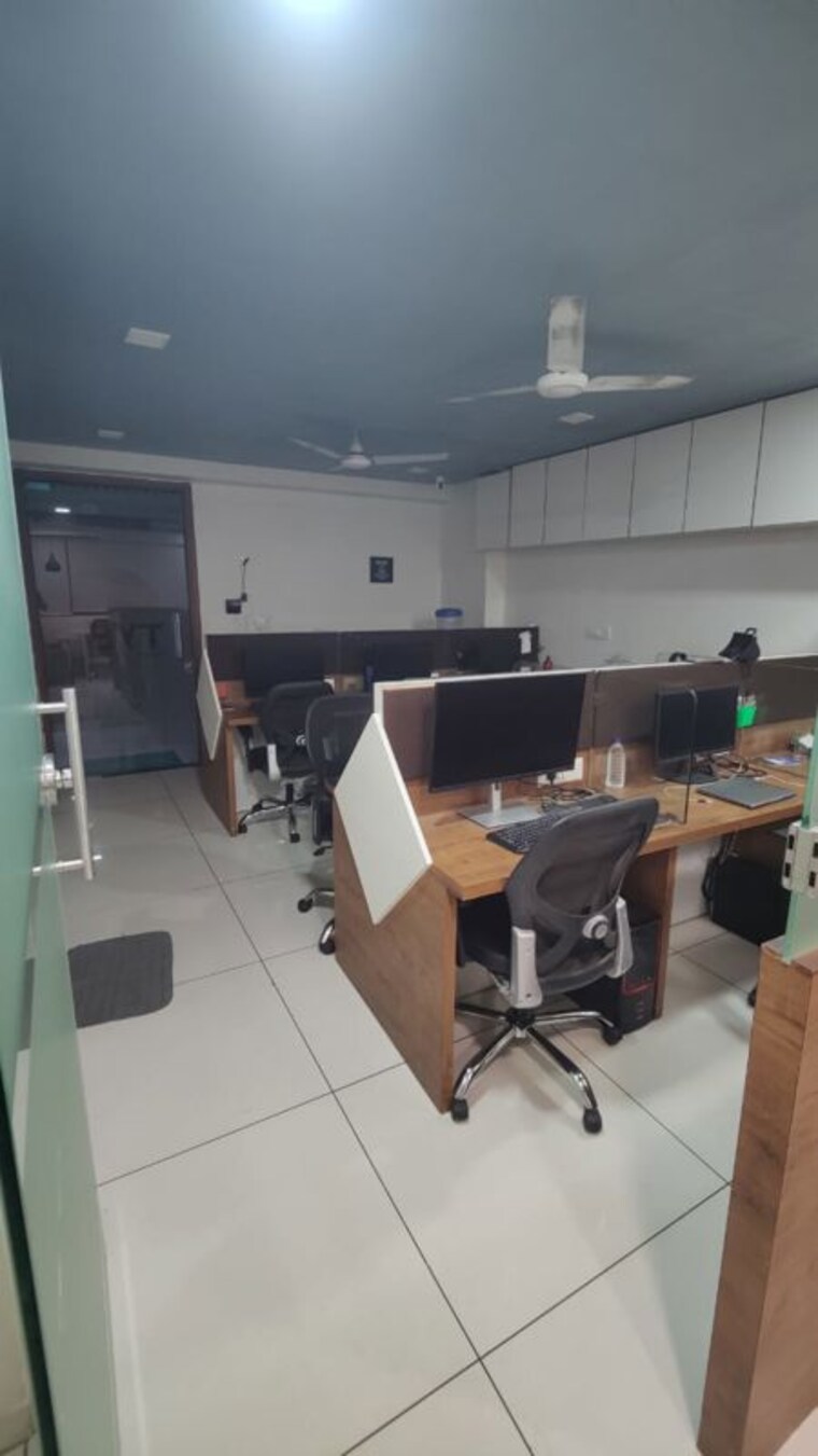 Team Area, gota Commercial Office Space 610 Sq.Ft. In Gota Ahmedabad 10469366
