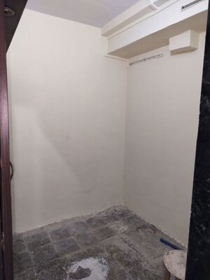 Room in 1 RK Apartment at Mahada Building, Malad West – for Rent