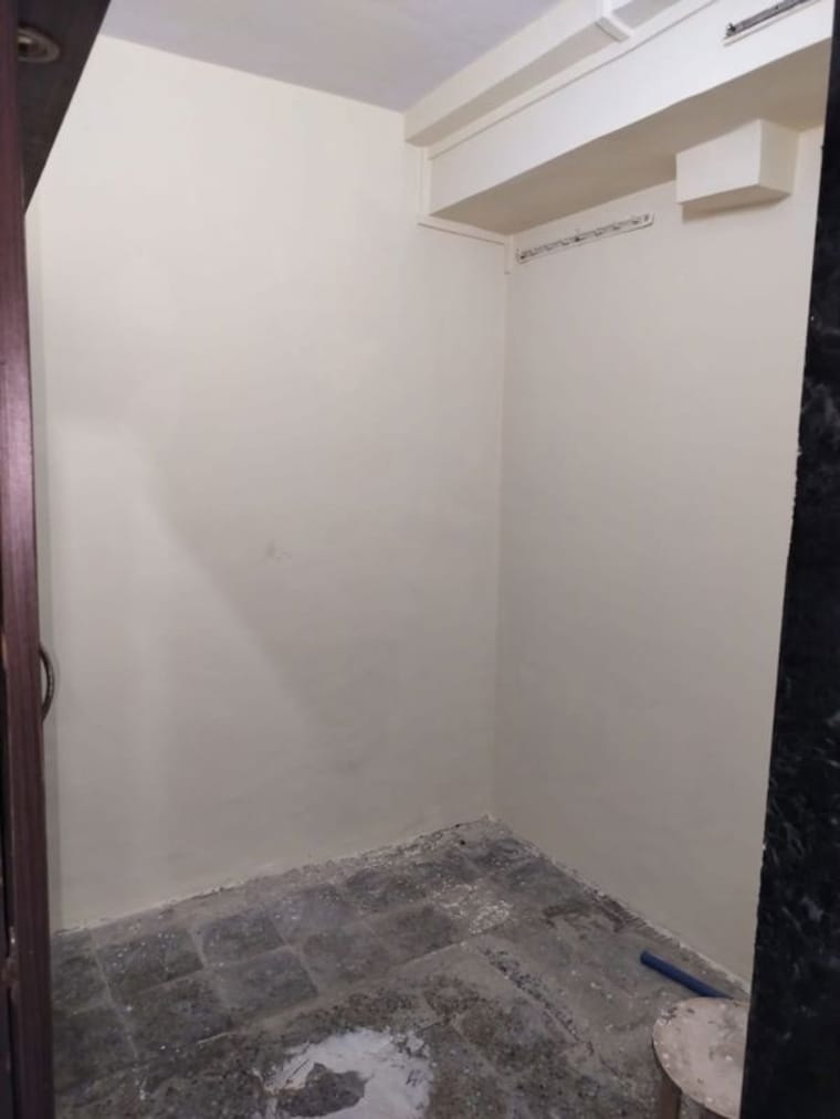 Room, mahada-building 1 RK 225 Sq.Ft. Apartment In Malad West Mumbai 10469387