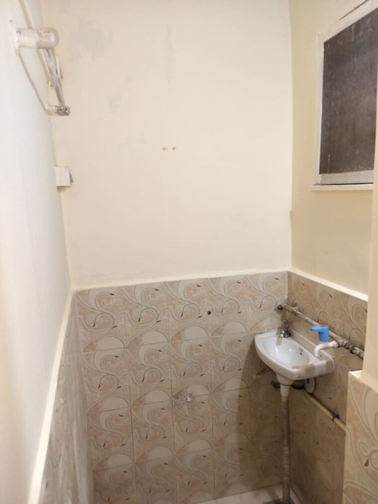 Bathroom, mahada-building 1 RK 225 Sq.Ft. Apartment In Malad West Mumbai 10469387