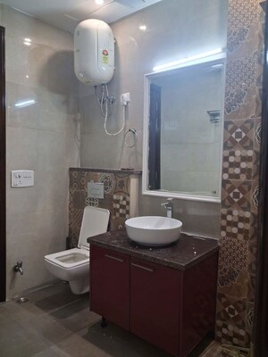 Bathroom in 4 BHK Builder Floor at S S Southend, Sector 49 – for Rent