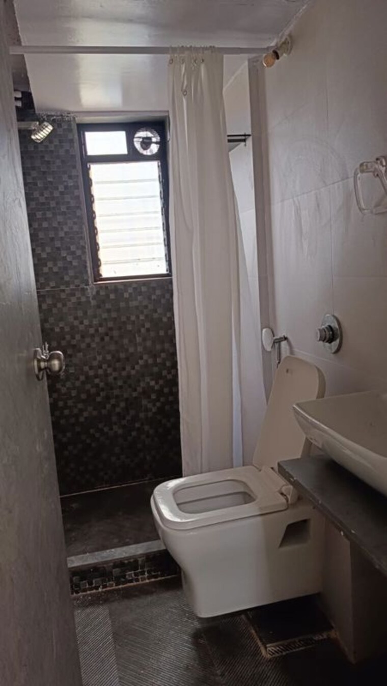 Bathroom, sandesh nagar 2 Bedroom 824 Sq.Ft. Apartment In Sandesh Nagar Mumbai 10469363
