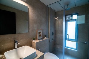 Bathroom in 3 BHK Apartment at Oberoi Realty Esquire, Goregaon East – for Sale