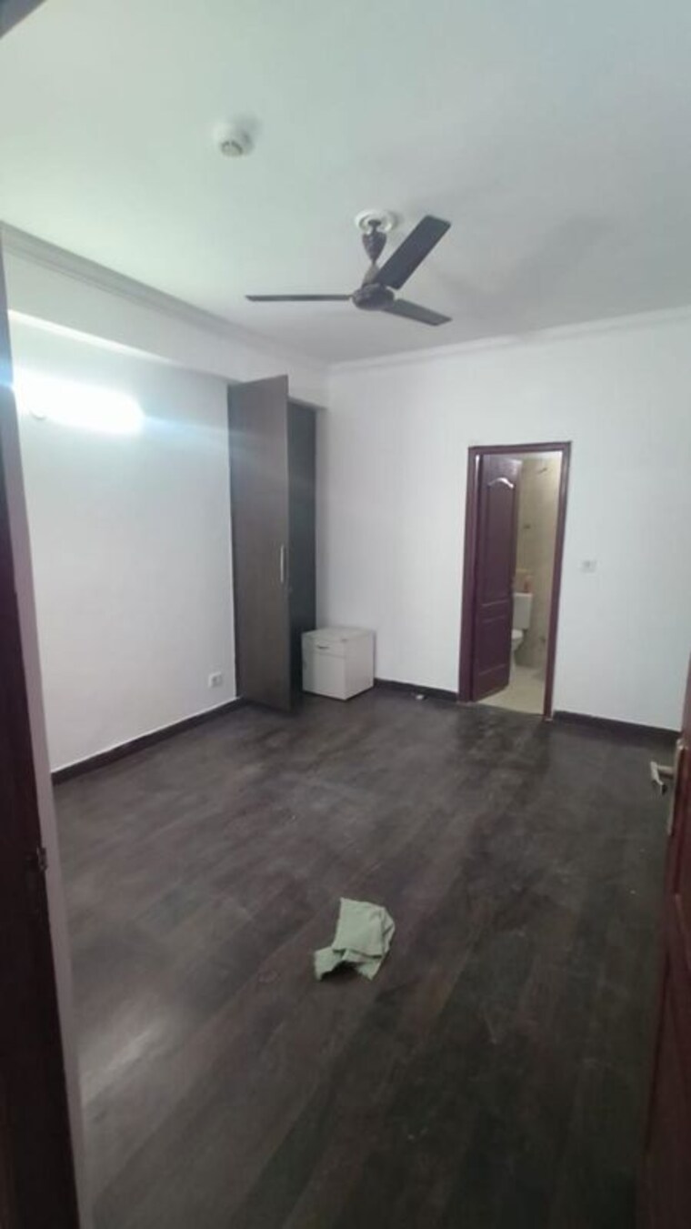 Room, trident-embassy 2.5 Bedroom 1100 Sq.Ft. Apartment In Sector 1 Greater Noida Greater Noida 10469395