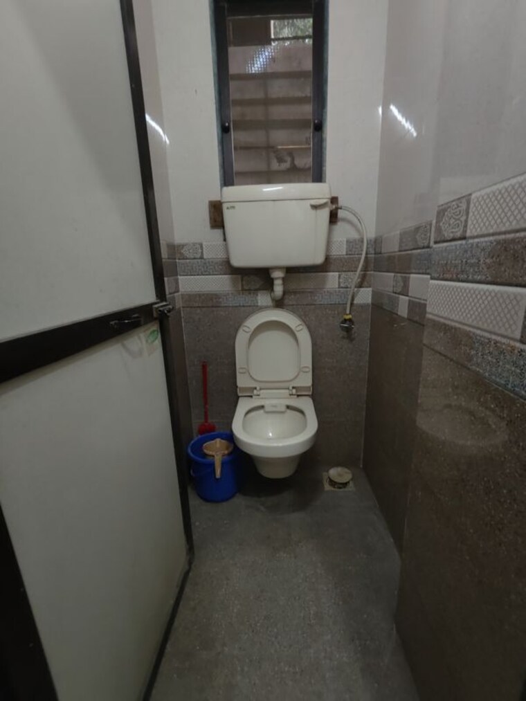 Bathroom, pratik-chs-thane 1 Bedroom 500 Sq.Ft. Apartment In Samata Nagar Thane 10469442