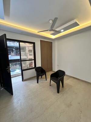 Room in 3 BHK Builder Floor at Naraina – for Rent