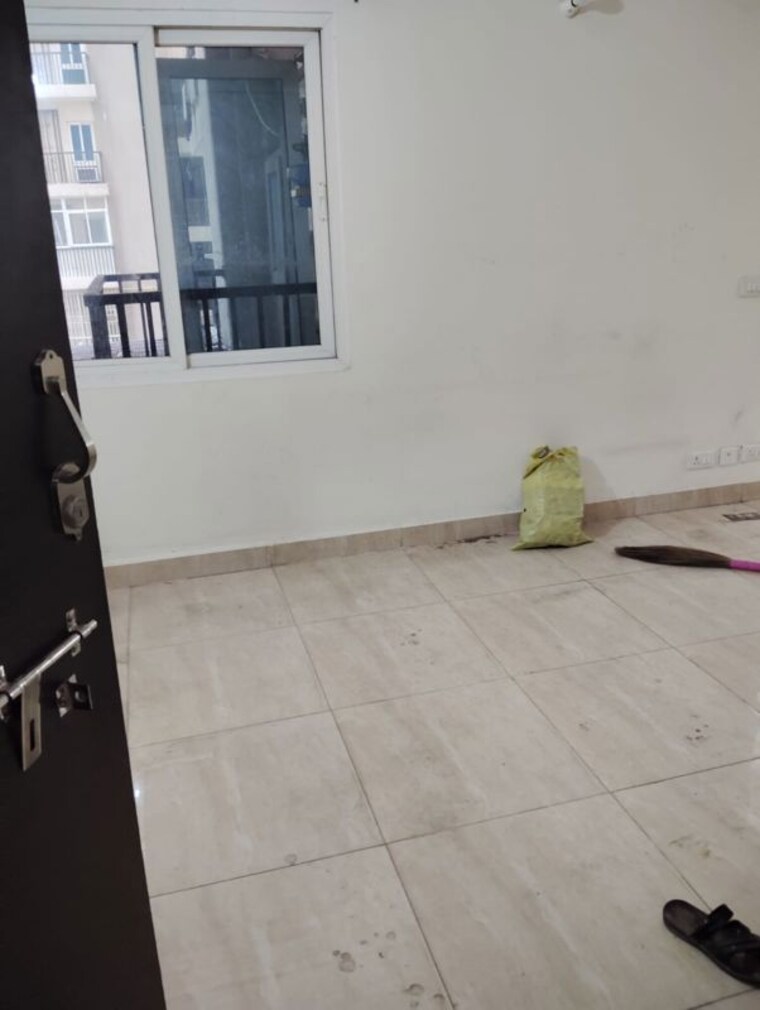 Balcony, gaur-city-2-14th-avenue 3 Bedroom 1175 Sq.Ft. Apartment In Sector 16c Greater Noida Greater Noida 10469458