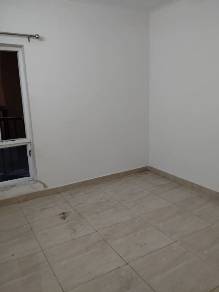 Room, gaur-city-2-14th-avenue 3 Bedroom 1175 Sq.Ft. Apartment In Sector 16c Greater Noida Greater Noida 10469458