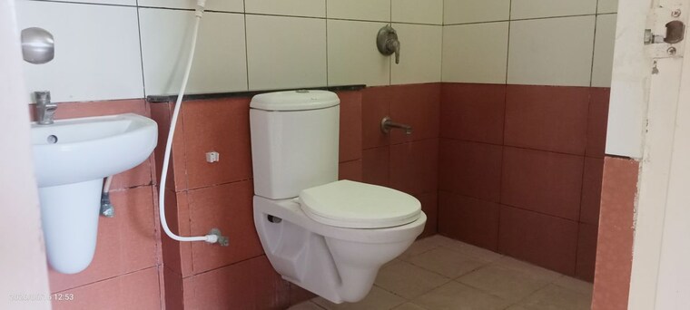 Bathroom, dsr-green-field 3 Bedroom 1680 Sq.Ft. Apartment In Whitefield Bangalore 10469441