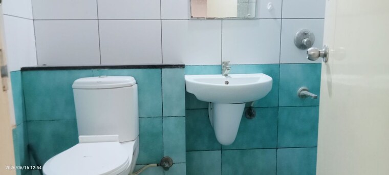 Bathroom, dsr-green-field 3 Bedroom 1680 Sq.Ft. Apartment In Whitefield Bangalore 10469441