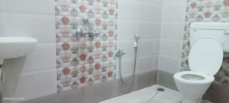 Bathroom, dsr-green-field 3 Bedroom 1680 Sq.Ft. Apartment In Whitefield Bangalore 10469441