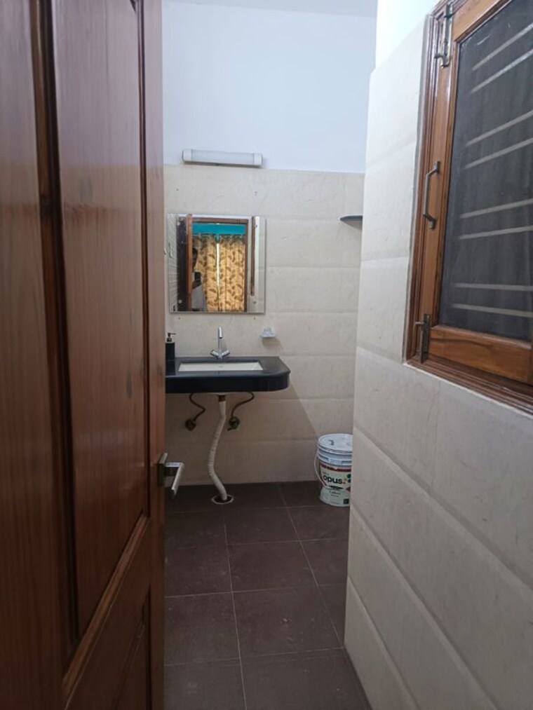 Bathroom, wave city center 2 Bedroom 250 Sq.Mt. Independent House In Wave City Center Noida 10469517