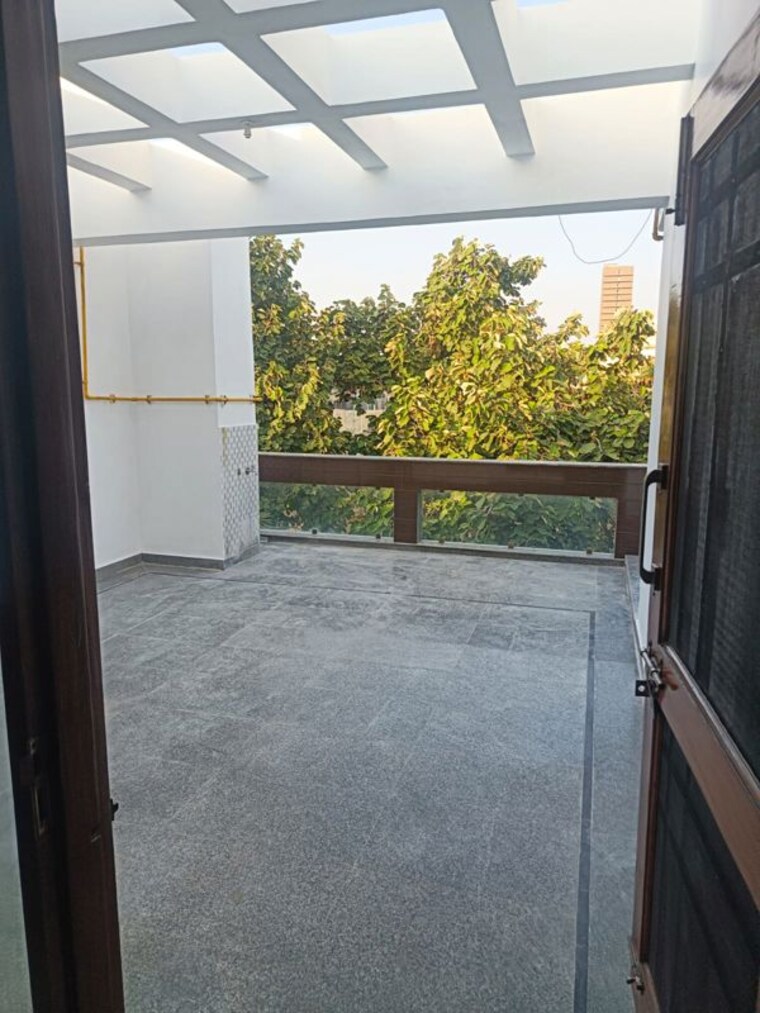 Balcony, wave city center 2 Bedroom 250 Sq.Mt. Independent House In Wave City Center Noida 10469517