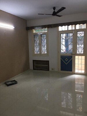 3 BHK Apartment For Rent in Jal Vayu Vihar Noida, Sector 21