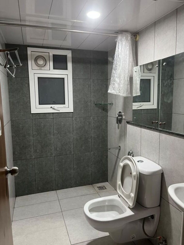 Bathroom, prestige-song-of-the-south-phase-2 3 Bedroom 1748 Sq.Ft. Apartment In Yelenahalli Bangalore 10448359