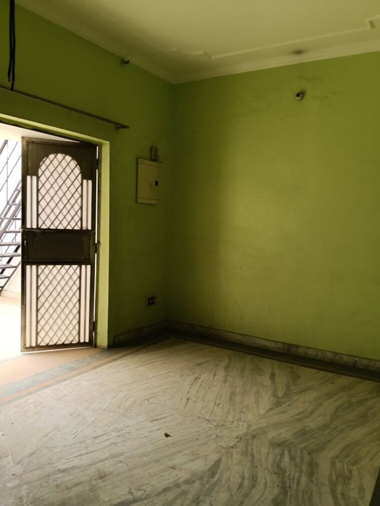 Room, sector 23 2.5 Bedroom 1200 Sq.Ft. Villa In Sector 23 Gurgaon 10469554