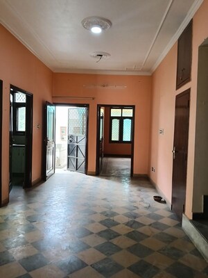 Room in 2.5 BHK Villa at Sector 23 – for Rent