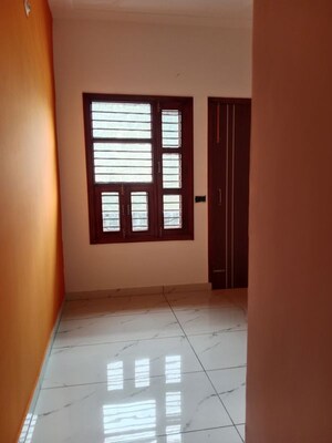 Room in 2 BHK Builder Floor at Sector 18 – for Rent