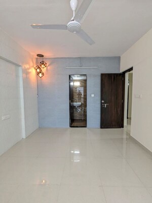 Room in 2 BHK Apartment at Royal Oasis, Malad West – for Rent