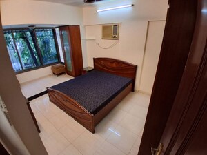 Bedroom in 2 BHK Apartment at Khar West – for Rent