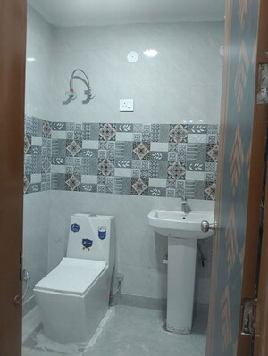 Bathroom in 1 BHK Builder Floor at Neb Sarai – for Rent