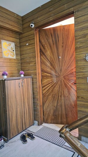 Furnished Amenities in 4 BHK Builder Floor at Freedom Fighters Enclave – for Sale