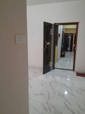 Room in 2 BHK Apartment at Borivali East – for Rent