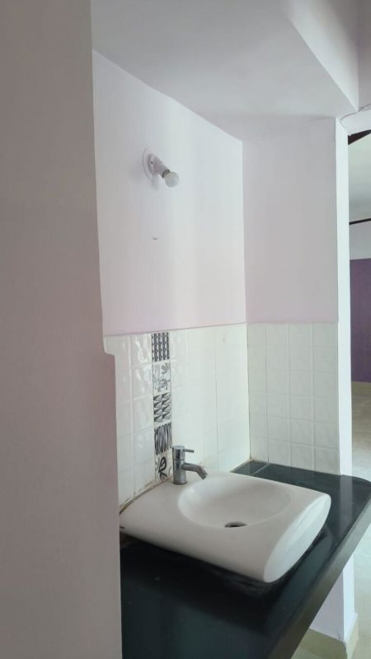 Bathroom, manav-silver-skyscapes 2 Bedroom 1150 Sq.Ft. Apartment In Wakad Pune 10469737