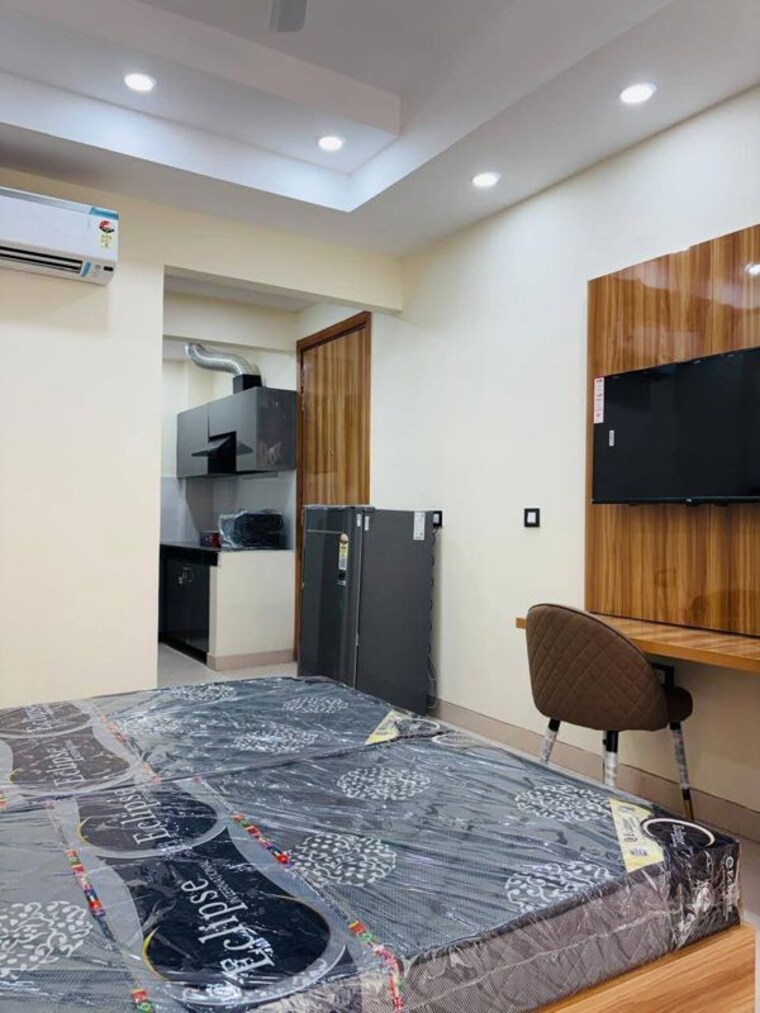 Bedroom, allure-homes 1 RK 400 Sq.Ft. Builder Floor In Sector 14 Gurgaon 10469744